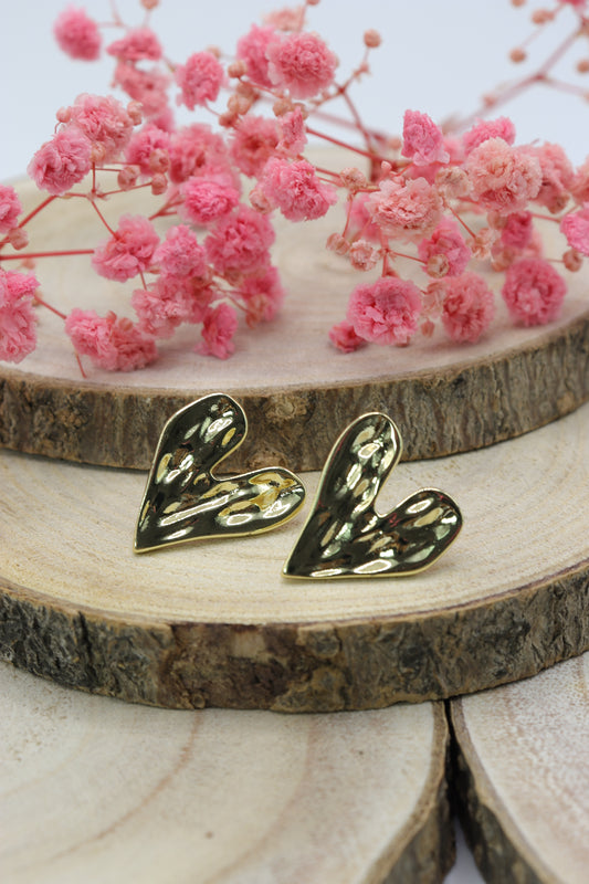 Aretes corazon tallado