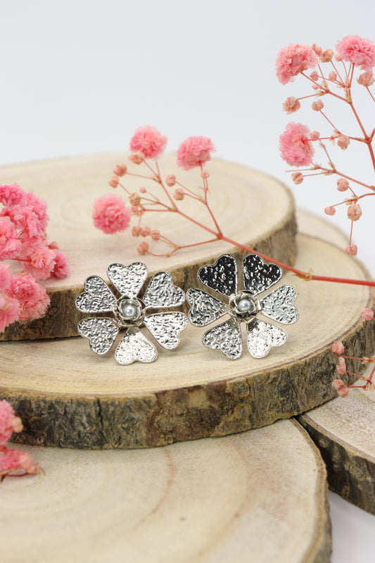 Aretes flor corazones