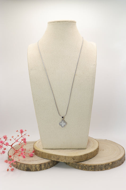 Collar trébol