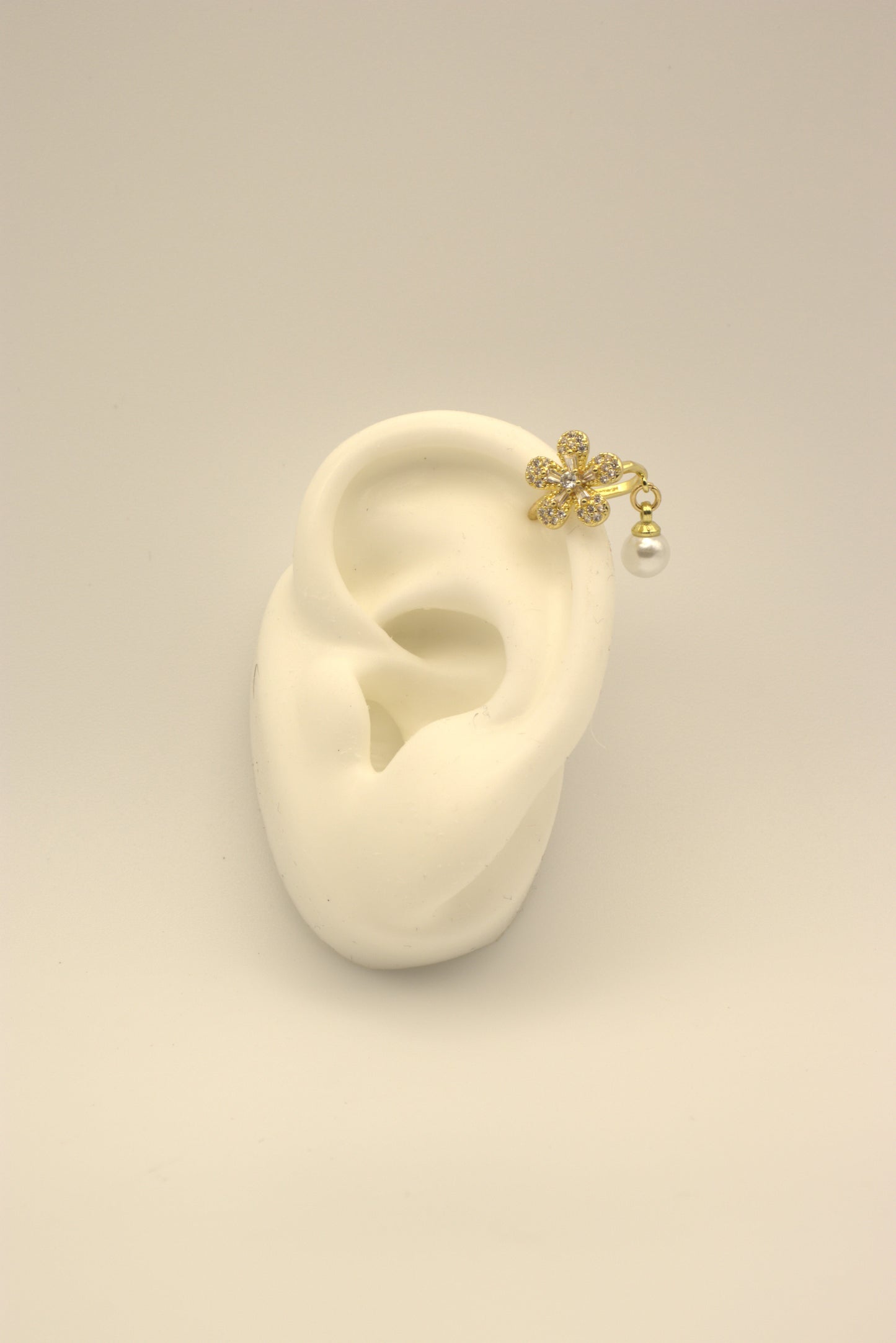 Earcuff