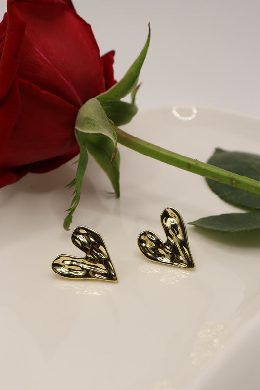 Aretes corazon tallado