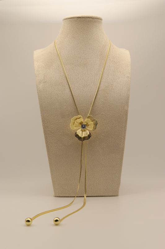 Collar flor lirio